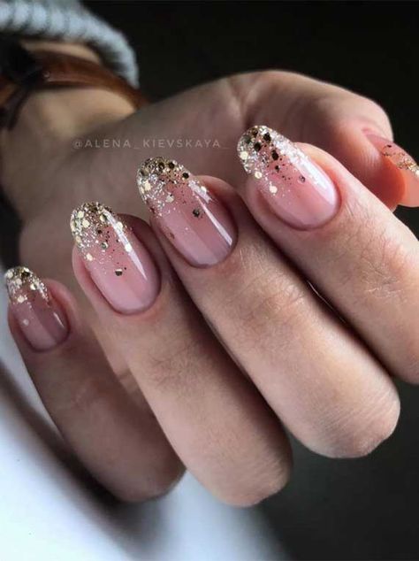 Nothing is more elegant than a hand with perfectly manicured and elegant nails. When you first meet a person, the hands are one of... Pink And Gold Nails, Gold Tip Nails, Glitter Tip Nails, Silver Glitter Nails, Baby Pink Nails, Pink Glitter Nails, Gold Glitter Nails, Ombre Nails Glitter, Thanksgiving Nails