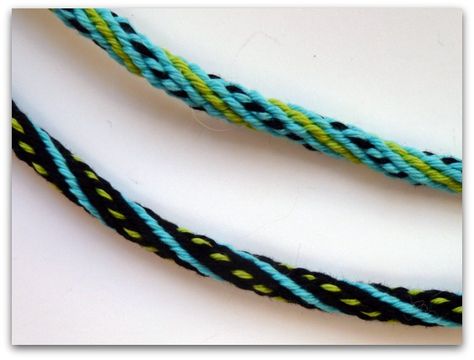 16 strand patterns -- Spot and Stripes Kumihimo Pattern  !!!!!!!!!!!!!!!!!!!!!!!!!!!!!!!!!!!!!!!!!!! Kumihimo 3 Colors, Kumihimo Patterns 8 Strand 3 Colors, 8 Strand Kumihimo Patterns, Kumihimo 4 Strand, Kumihimo Finishing, Kumihimo Patterns 8 Strand, 20 Strand Kumihimo Pattern, Kumihimo Tutorial, Japanese Braiding