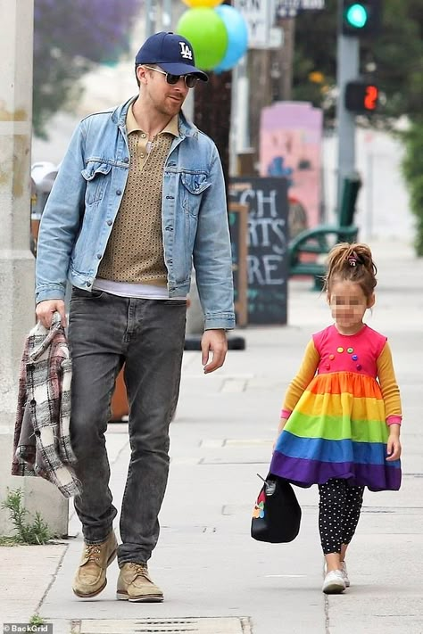 Ryan Gosling looks every inch the family man as he spends quality father-daughter time | Daily Mail Online Eva Mendes And Ryan, Ryan Gosling Style, Denim Outfit Men, Mens Haircuts Short Hair, Haircuts Short Hair, Райан Гослинг, Polka Dot Leggings, Minimal Vintage