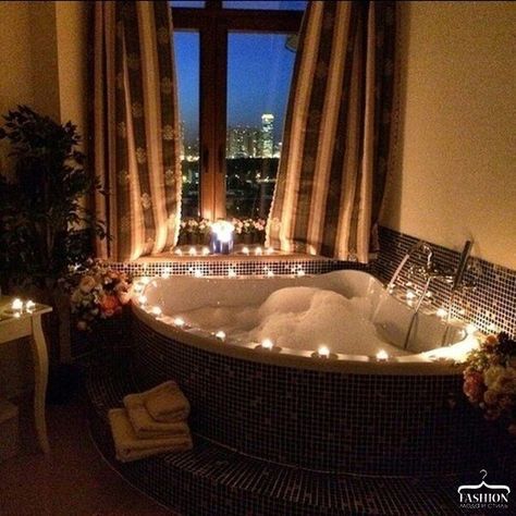 Dream Bath, Romantic Ideas, Dream Bathrooms, Relaxing Bath, Decoration Inspiration, Bathtubs, House Goals, Corner Designs, Bath Time