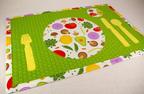 Diy Placemats For Kids, Diy Montessori Placemat, Sewing Placemats For Kids, Table Mat Settings For Kids, Montessori Sewing, Montessori Placemat, Toddler Placemat, Kids Placemats, Montessori Home