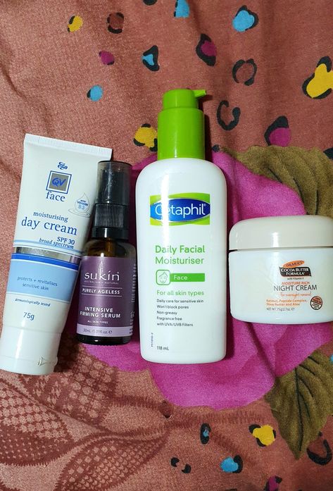 When I used the serum and nightcream, my skin feels less oily unlike before it feels like you can use the oil for frying. 😄 But when I used it the first time, I immediately feel the difference when I woke up in the morning, its soft and in a low level of oiliness, so I was really happy ofcourse. On the other hand, I still used the serum , daily facial moisturiser and day cream during the day. Same effect . My skin is really sensitive so I really need skincare that almost has no smell. Firming Serum, Frying Oil, Moisturizer With Spf, Day Cream, My Skin, Night Creams, Frying, In The Morning, The Morning