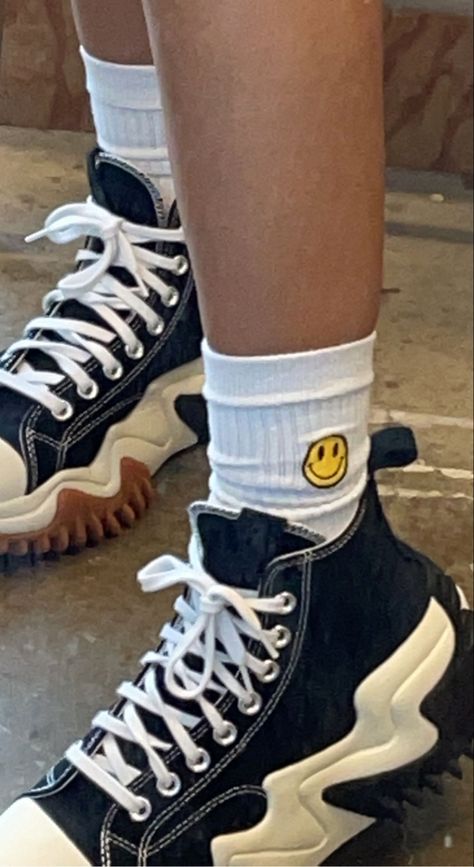 picture of my sock poking out of my shoe Chunky Converse Aesthetic, Converse High Run Star Outfit, Converse Chunky Outfit, High Platform Converse Outfit, Converse Platform Run Star, Converse Run Star Motion Outfit, Chunky Converse Outfit, Platform Shoes Outfit Aesthetic, Converse Run Star Outfit