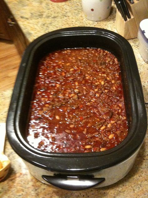 I wanted to share with you one of my favorite easy, inexpensive, and tasty ways to take a cheap chuck roast and make it taste like a million bucks that is always a treat and a hit. So let me tell you all about my new Rival RO180 18-Quart Roaster Oven. For those that have ... Chuck Roast Chili, Roast Chili, Roaster Oven Recipes, Roaster Recipes, Beef Roast Crock Pot, Prime Ribs, Turkey In Roaster, Electric Roaster, Beef Chili Recipe