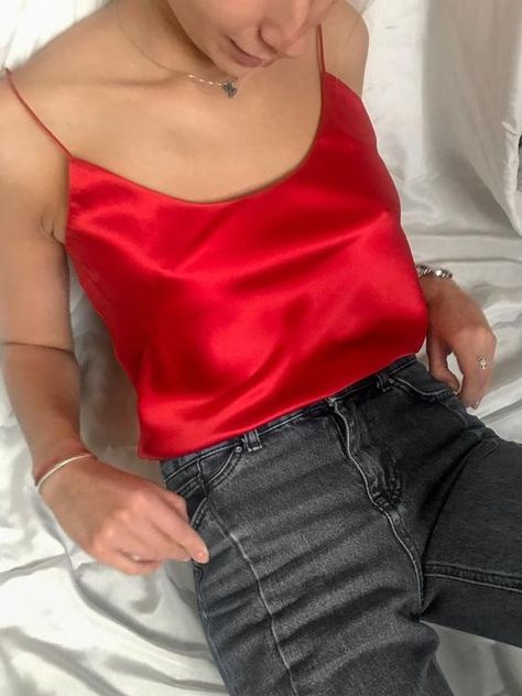 Silk Cami Outfit, Silk Top Outfit, Cami Top Outfit, Red Silk Top, Tops Outfit, Cami Outfit, Red Cami, Silk Cami Top, Silk Outfit