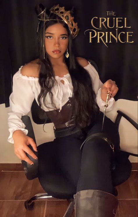 Cruel Prince Outfit Aesthetic, Jude Duarte Costume Ideas, Jude Duarte Outfit Ideas, Booktok Costumes, Jude Outfits The Cruel Prince, Nightfell Jude Duarte, Jude Duarte Coronation Dress, Booktok Halloween Costumes, Jude Duarte Halloween Costume