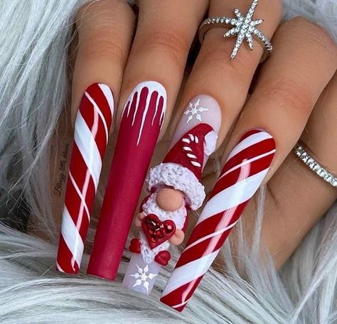 Christmas Nail Designs Acrylic, Nail Art Noel, New Years Eve Nails, Candy Cane Nails, Holiday Nail Designs, Cute Christmas Nails, Christmas Gel Nails, Long Acrylic Nails Coffin, Christmas Nails Acrylic