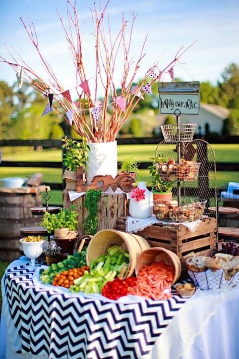 Veggie Display, Buffet Presentation, Platter Display, Backyard Graduation Party, Catering Food Displays, Child Nutrition, Kids Juice, Cheese Trays, Food Bars