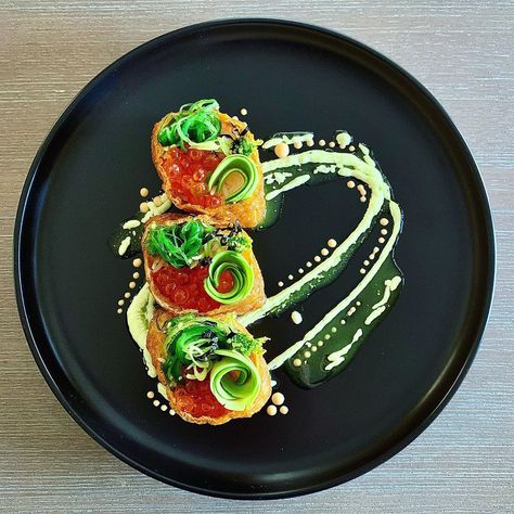 Charmaine on Instagram: “Ikura and Wakame salad inari with avocado on wasabi cream and chive oil. #m0mmycooks #homemade #homecooked #plating #platingskills #potd…” Chive Oil, Wakame Salad, Home Cooking, Food Art, Avocado, Salad, Plating, Cream, On Instagram