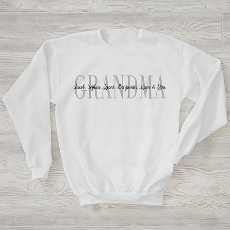 Logo Sweatshirt Design, Personalized Grandma Shirts, Grandma Sweatshirt Ideas, Grandma Shirts Vinyl, Cricut Gifts For Grandma, Sweat Shirt Designs, Sweatshirt Vinyl Ideas, Grandma Shirt Ideas, Vinyl Sweatshirt Ideas