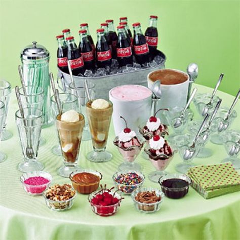 Root Beer Float Station |Great party idea! Coke Float, Food Bars, Sundae Bar, Ice Cream Floats, Drink Bar, Party Bars, בר מצווה, Dessert Bar, Think Food