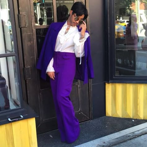 Prince Costume Purple Rain, Men's Halloween Costumes, Rain Costume, Chic Halloween Costume, Sleek Haircuts, Mens Halloween, Classy Halloween Costumes, Prince Costume, I Love Being Black