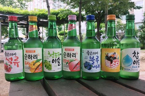 Watermelon Soju, Soju Cocktail, Korean Soju, Korean Drinks, Make Your Own Yogurt, Watermelon Bowl, Foreign Food, Green Glass Bottles, Watermelon Fruit