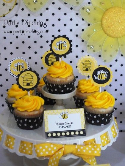 bee party ideas, bee cookies, cute bee desserts, bee cupcakes, bee hive donuts, bee themed party Easy Birthday Desserts, Honey Bee Birthday, Bee Birthday Theme, Bee Themed Birthday Party, Bee Cupcakes, Bumble Bee Birthday, Dessert Table Birthday, Bee Birthday Party, Birthday Party Desserts