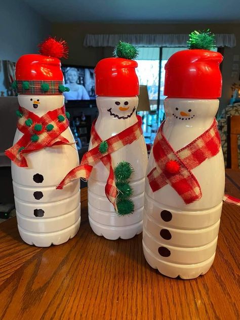 Coffee Creamer Container Crafts, Coffee Creamer Crafts, Coffee Creamer Bottle Crafts, Diy Ideas For Kids, Coffee Creamer Bottles, Coffee Creamer Container, Creamer Bottles, Christmas Eve Games, Christmas Crafts Snowman