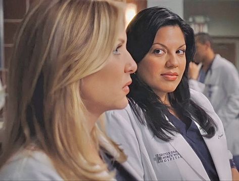 Greys Anatomy Callie, Callie And Arizona, Callie Torres, Greys Anatomy Funny, Arizona Robbins, Jessica Capshaw, Lgbtq Couples, Greys Anatomy Characters, Grays Anatomy