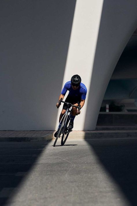 Cycling Photography Photo Ideas, Road Cycling Photography, Bike Reference, Cyclist Photography, Cycling Aesthetic, Medias Red, Bike Outfit, Road Cycling Shoes, Motion Logo