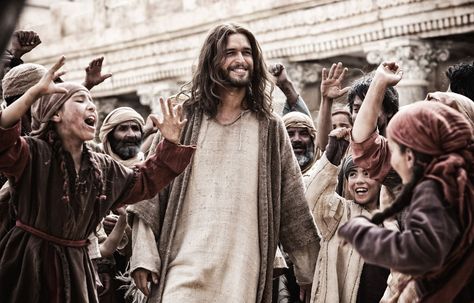 son of god | Son of God' Diego Morgado 02 Jesus (Diogo Morgado) greets his ... Christian Background Images, Jesus Movie, Jesus Background, Jesus Son Of God, Jesus Songs, Holy Quotes, Jesus Photo, Jesus Christ Images, Jesus Images