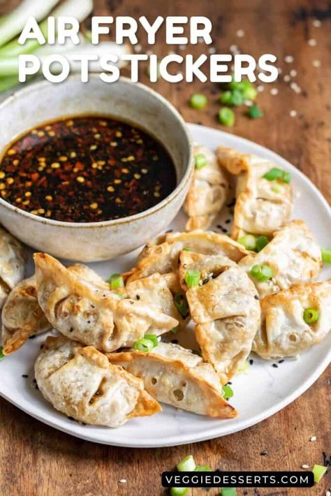 Airfryer Dinner Recipes, Chinese Dumpling Sauce, Air Fryer Potstickers, Frozen Potstickers, Asparagus Recipes Oven, Chinese Dumpling, Dumpling Sauce, Black Vinegar, Asparagus Recipes Baked