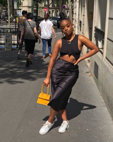 Silk Skirt Outfit, Soft Feminine Outfits, Satin Skirt Outfit, Feminine Outfits, Skirt And Sneakers, Soft Feminine, Dope Fashion, Black Women Fashion, Skirt Outfit