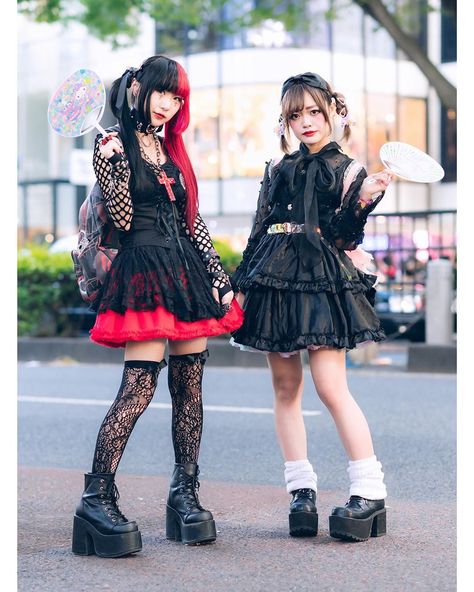 Japan Street Fashion, Style Dr Martens, Mode Harajuku, Harajuku Street Style, 일본 패션, Harajuku Fashion Street, Gothic Looks, Harajuku Outfits, Streetwear Mode