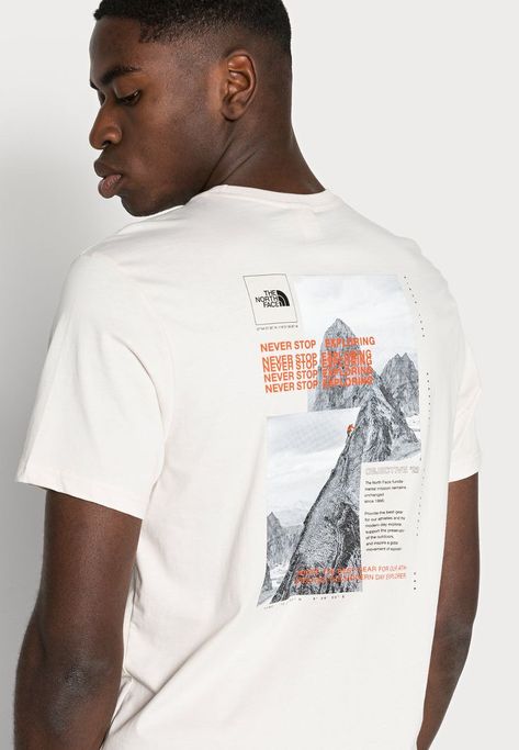 Hug Tattoo, Class Tshirt, Activewear Inspiration, Mountain Graphic Tee, Face Collage, Trendy Graphic Design, Streetwear Ideas, North Face Outfits, Graphic Shirt Design