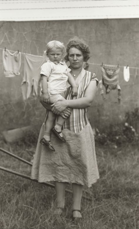 August Sander. Fairground Woman. c. 1930. Albert Renger Patzsch, John Heartfield, Karl Blossfeldt, Clothes Lines, August Sander, German People, Diane Arbus, Classic Portraits, Wash Day