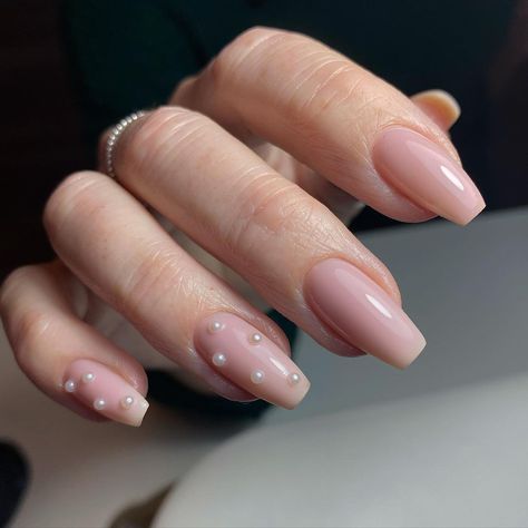 Pearl Nail Ideas, Calgel Nails, Manicure Pictures, Pearl Nail Art, Girls Nail Designs, Pearl Nail, Ombre Manicure, Pearl Nails, Gem Nails