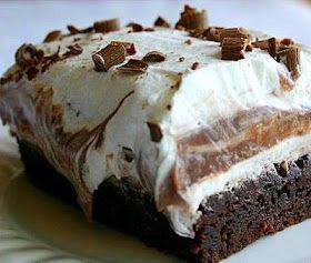 The Recipe Place: Brownie Refrigerator Cake Brownie Lasagna, Brownie Refrigerator Cake, Refrigerator Cake, Cheese Danish Recipe, Fluff Desserts, Brownie Desserts, Danish Food, Best Brownies, Brownie Cake