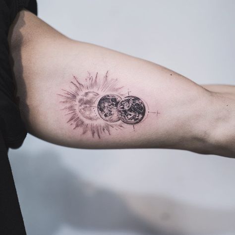 Realistic Sun Tattoo, Inner Bicep Tattoo Ideas, Bicep Tattoo Ideas, Realistic Moon Tattoo, Bicep Tattoo Women, Eclipse Tattoo, Tattoo Sonne, Bicep Tattoo Men, Sky Tattoos