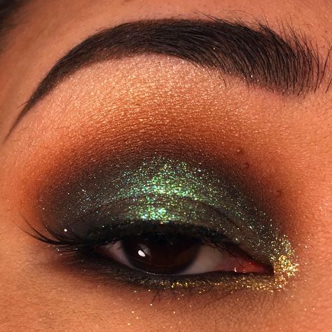 Forest Green Eyeshadow Makeup Looks, Earth Color Makeup, Green And Gold Smokey Eye, Green Cheer Makeup, Earth Inspired Makeup, Light Green Dress Makeup, Copper Eyeshadow Looks, Pat Mcgrath Eyeshadow Looks, Green And Gold Makeup