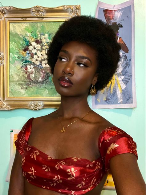 70s Black Women, Afro Boho, Latest Hair Braids, Dark Skin Models, Natural Hair Transitioning, Natural Afro Hairstyles, Pelo Afro, Vintage Black Glamour, Natural Hair Beauty