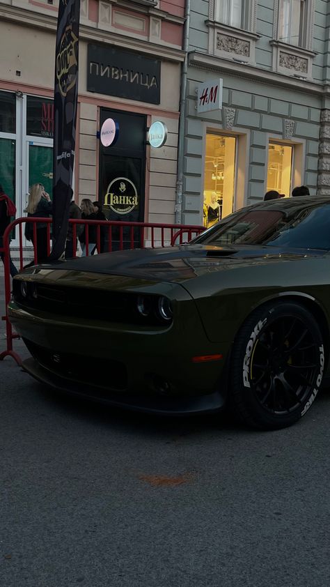 Doj Chalnjer Car, Doogee Charger Car, Dodge Aesthetic, Dodge Challenger Aesthetic, Black Dodge Charger, Dodge Chargers, Cars Aesthetic, New Ferrari, Best Luxury Cars