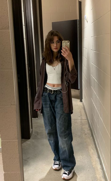 Women Layering Outfits, No Skin Outfits, Grunge Fall Outfits 90s, Kate Stratford Outfits, Fem Tomboy Outfits, Real Grunge Outfits, Basic Y2k Outfits, Y2k Latina Outfits, Soft Grunge Outfits Summer