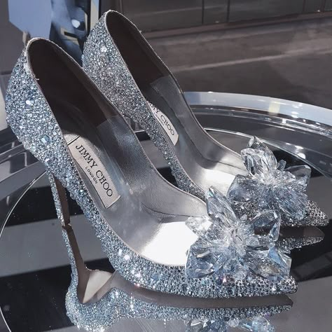 Jimmy Choo Cinderella Shoes, Cinderella Heels, خواتم خطوبة, Diamond Heels, Luxury Heels, Heels Aesthetic, Cinderella Shoes, Prom Heels, Jimmy Choo Heels