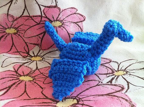 Crochet Origami Crane, 1000 Origami Cranes, Geek Crochet, Random Crochet, Cute Crochet Patterns, Crochet Creatures, Memorial Beads, Origami Cranes, Crochet Friends