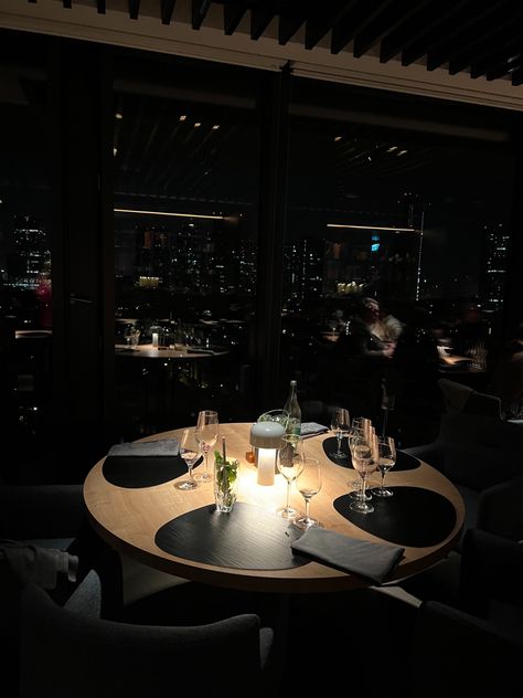 #datenight #15thfloor #couple #dates #aesthetic #bar #drinks #snapchat Couple Dates Aesthetic, Frankfurt Aesthetic, Drinks Snapchat, Dates Aesthetic, Couple Dates, Aesthetic Bar, Bar Drinks, Luxury Life, Date Night