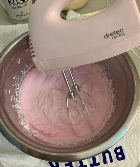 Pink Aura, Think Food, Kitchen Aid Mixer, Pretty Food, Strawberry Shortcake, Cute Food, Cotton Candy Machine, Pink Aesthetic, Aesthetic Food