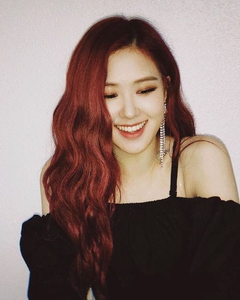 Rosé Red Hair, Rosé Instagram Update, Rosé Instagram, Rose Icon, Rosé Blackpink, Kim Jisoo, Blackpink Photos, Lalisa Manoban, Blackpink Rose