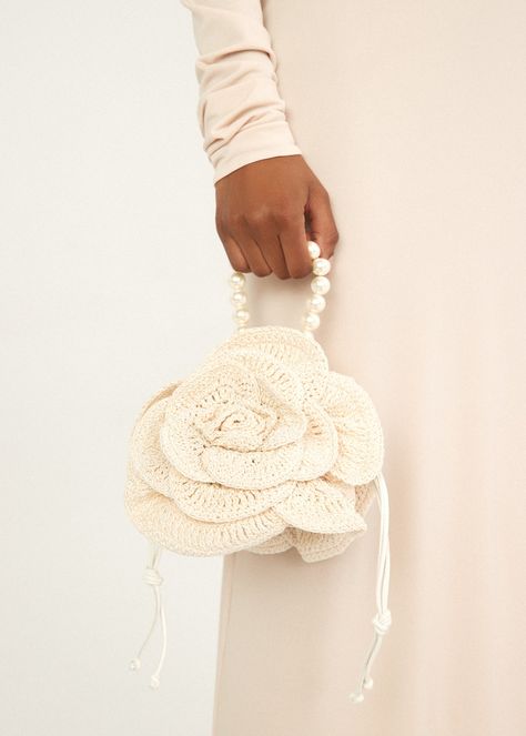 Crochet Bag Tutorials, Crochet Bag Pattern Free, Crochet Bag Pattern, Crochet Purses, Beaded Bags, Crochet Handbags, Summer Crochet, Crochet Fashion, Handmade Flowers