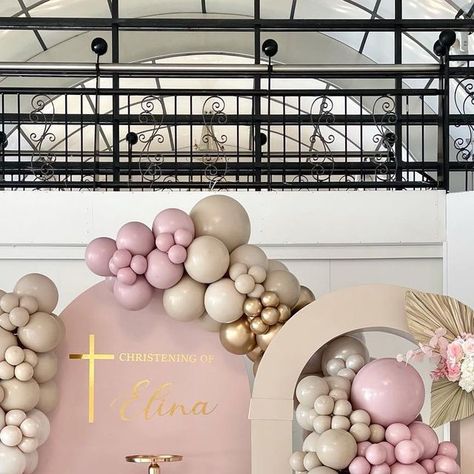 I E Decoratie on Instagram: "Christening of Elina 🤍 @carte.blanche.99 @armen.melissa . . #christening #pinkballoons #flowerpiece #pink #teddybear #hotairballoon #christeningparty #balloonwall #balloongarlands #backdrop #teddy #flowers #balloonideas #christeningdecor #goldendetails #sempertexballoons #balloons #iedecoratie #balloondecor #partyideas" Baptismal Backdrop, Baptism Balloon Backdrop, Christening Backdrop Girl, Christening Backdrop Boy, Christening Background Girl, Christening Balloons, Christening Party, Balloon Wall, Baptism Girl