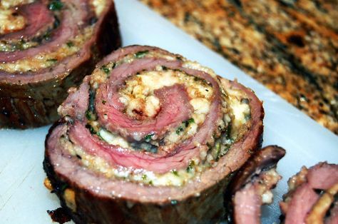 Rolled Flank Steak, Beef Roulade, Steak Pinwheels, Roulade Recipe, Seared Salmon Recipes, Flank Steak Recipes, Meat Rolls, Skirt Steak, Beef Recipes Easy