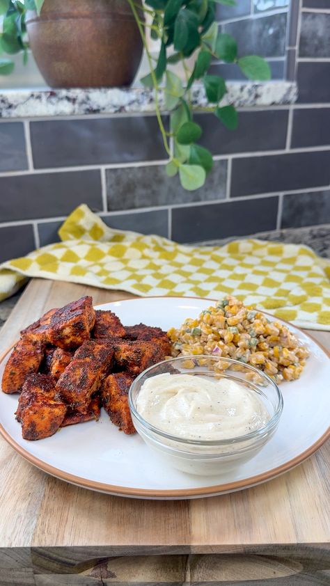 These blackened salmon bites are easy to whip up and pair perfectly with garlic aioli for dipping. Serve them with your favorite side to make it a complete meal. Caesar Salad Pizza, Spicy Salmon Sushi, Crispy Honey Chicken, Garlic Aioli Recipe, Hummus Bowl, Aioli Recipe, Creamy Pasta Recipes, Romaine Salad, Garlic Aioli