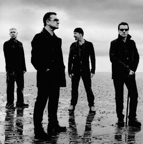 U2 (I Still don't know what I'm looking for) : ) U2 Poster, U2 The Unforgettable Fire, U2 Band, Adam Clayton, Irish Music, 사진 촬영 포즈, Musica Rock, I'm With The Band, Band Photos