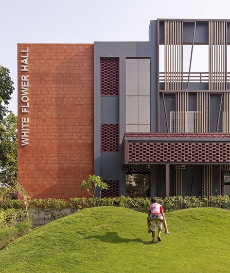 Gallery of The Mann School – White Flower Hall / Envisage - 13 Girls Hostel, Sustainable Schools, Zoo Architecture, Galleries Architecture, School Building Design, College Architecture, Facade Architecture Design, School Images, Architecture Design Drawing