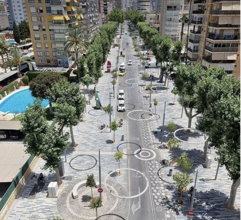 Linear Plaza Design, Shared Street Urban Design, Diy Paving Ideas, Public Plaza Design, Pedestrian Street Design, Linear Park Design, Paved Patio Ideas, Paved Garden Ideas, Diy Paving