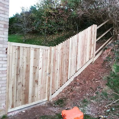 Fence On A Sloped Yard, Fences On A Hill, Uphill Fence Ideas, Fence For Sloped Yard, Fence Ideas Sloped Yard, Fence On Hill Backyards, Sloped Fence Ideas, Fencing On A Hill, Privacy Fence On A Hill