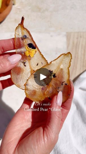 Facebook Candied Glass Pears, Candied Pear Slices, Dried Cocktail Garnish, Hygge Crafts, Candied Fruits, Fruit Garnish, Drink Garnishing, Healing Tea, Cocktail Garnish