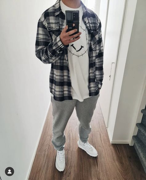 Black White Flannel Outfit, Sweatpants Flannel Outfit, White And Black Flannel Outfits, Hoodie Layering Outfit Men, Grey Flannel Outfit Men, Hoodie With Flannel Outfit Men, Hoodie With Flannel Outfit, Men Comfy Outfit, Flannel And Sweatpants Outfit