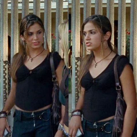 Evie Zamora, Thirteen Movie Aesthetic, Thirteen Movie, 2000s Outfit, Y2k Hairstyles, Fashion Teenage Girls, Nikki Reed, Movies And Series, Tv Girls